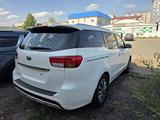 Kia Carnival 2017 года за 10 500 000 тг. в Алматы – фото 4