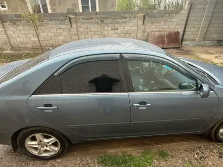 Toyota Camry 2003 года за 5 200 000 тг. в Отеген-Батыр – фото 7