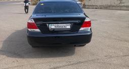 Toyota Camry 2005 года за 3 300 000 тг. в Есик – фото 2