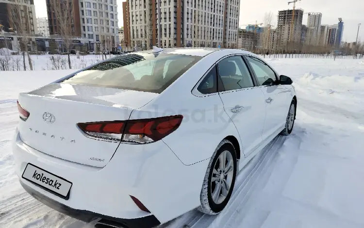 Hyundai Sonata 2018 года за 10 500 000 тг. в Астана