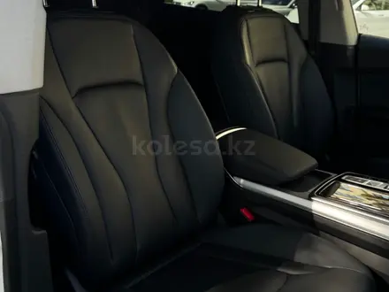 Audi Q8 2022 года за 33 500 000 тг. в Алматы – фото 19