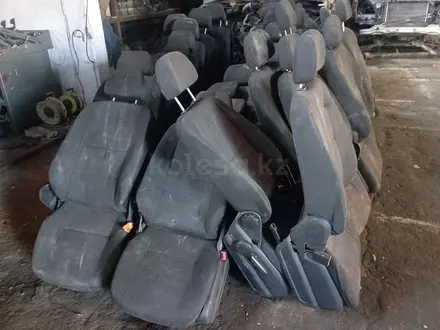 Передние сидения без подкачки за 50 000 тг. в Алматы – фото 3