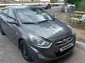 Hyundai Solaris 2012 года за 3 300 000 тг. в Атырау – фото 2