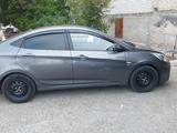 Hyundai Solaris 2012 годаfor4 500 000 тг. в Атырау – фото 3