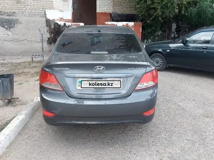 Hyundai Solaris 2012 года за 3 300 000 тг. в Атырау – фото 4