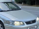 Toyota Camry 2000 годаүшін4 000 000 тг. в Шымкент – фото 2