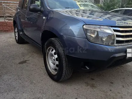 Renault Duster 2014 года за 3 500 000 тг. в Астана – фото 2