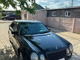 Mercedes-Benz E 230 1997 года за 2 100 000 тг. в Караганда – фото 4
