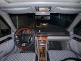 Mercedes-Benz E 220 1994 года за 1 400 000 тг. в Алматы – фото 2