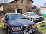 Mercedes-Benz E 220 1994 года за 1 400 000 тг. в Алматы