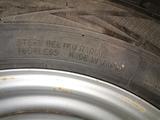 Комплект шин на дисках Dunlop за 60 000 тг. в Петропавловск – фото 2