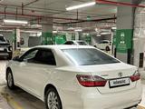 Toyota Camry 2017 годаүшін11 500 000 тг. в Астана – фото 4