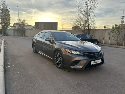 Toyota Camry 2019 года за 11 500 000 тг. в Тараз – фото 2