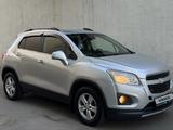 Chevrolet Tracker 2014 года за 3 950 000 тг. в Алматы – фото 2