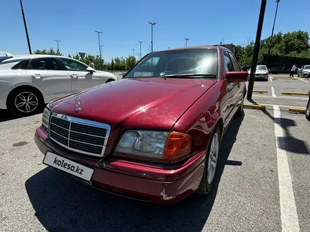 Mercedes-Benz C 220 1994 года за 2 000 000 тг. в Алматы