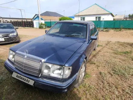 Mercedes-Benz E 200 1992 года за 1 499 000 тг. в Уральск – фото 5