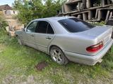 Mercedes-Benz E 430 1997 года за 500 500 тг. в Костанай – фото 2
