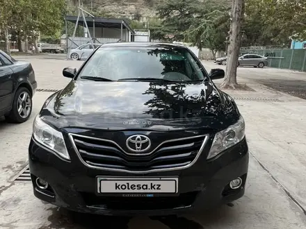 Toyota Camry 2011 года за 6 800 000 тг. в Атырау