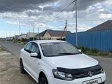 Volkswagen Polo 2011 года за 3 600 000 тг. в Атырау – фото 2