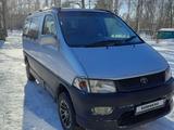 Toyota HiAce Regius 1998 годаүшін4 000 000 тг. в Семей