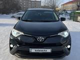 Toyota RAV4 2017 года за 11 800 000 тг. в Щучинск