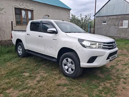 Toyota Hilux 2017 года за 12 300 000 тг. в Уральск – фото 3