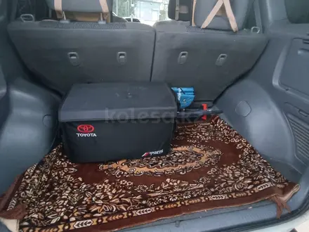 Toyota RAV4 2003 года за 4 320 000 тг. в Алматы – фото 14