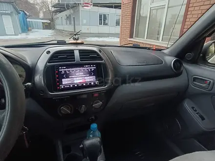 Toyota RAV4 2003 года за 4 320 000 тг. в Алматы – фото 13