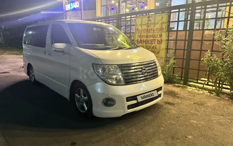 Nissan Elgrand 2005 годаүшін5 500 000 тг. в Алматы