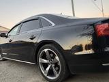 Audi A8 2012 года за 11 000 000 тг. в Атырау – фото 4