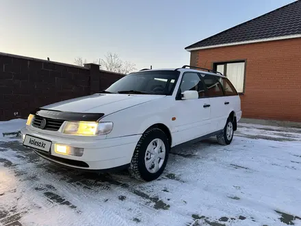 Volkswagen Passat 1995 года за 2 250 000 тг. в Астана