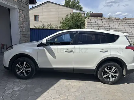 Toyota RAV4 2017 года за 10 500 000 тг. в Астана