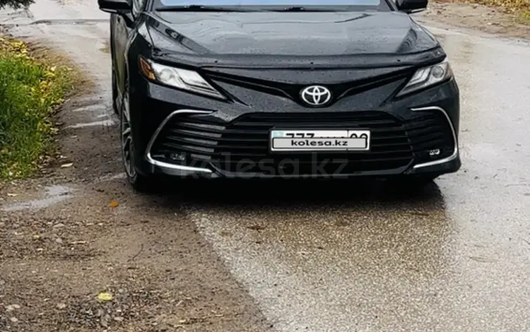 Toyota Camry 2020 года за 13 500 000 тг. в Алматы