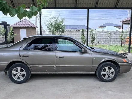 Toyota Camry 1999 года за 2 500 000 тг. в Шымкент – фото 2