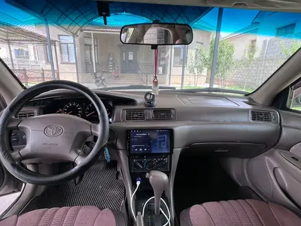 Toyota Camry 1999 года за 2 500 000 тг. в Шымкент – фото 3