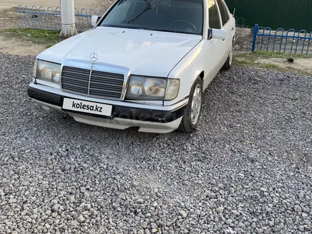 Mercedes-Benz E 260 1990 года за 850 000 тг. в Актобе – фото 2