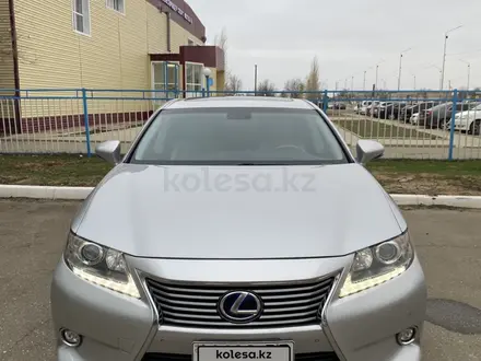 Lexus ES 300h 2014 года за 8 200 000 тг. в Атырау