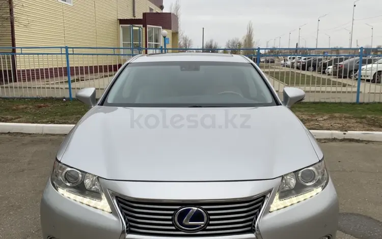 Lexus ES 300h 2014 года за 8 200 000 тг. в Атырау