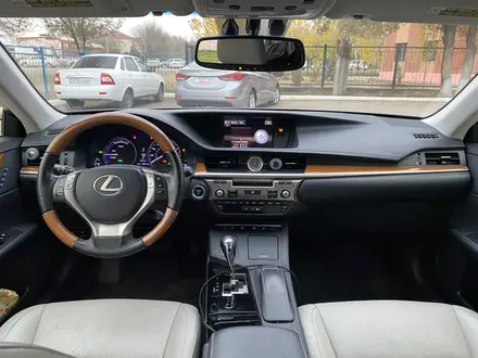 Lexus ES 300h 2014 года за 8 200 000 тг. в Атырау – фото 10