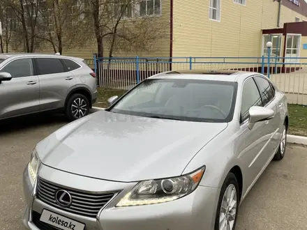 Lexus ES 300h 2014 года за 8 200 000 тг. в Атырау – фото 3
