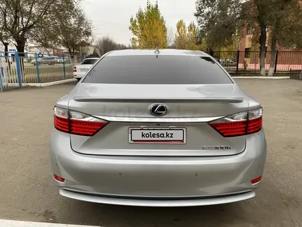 Lexus ES 300h 2014 года за 8 200 000 тг. в Атырау – фото 4
