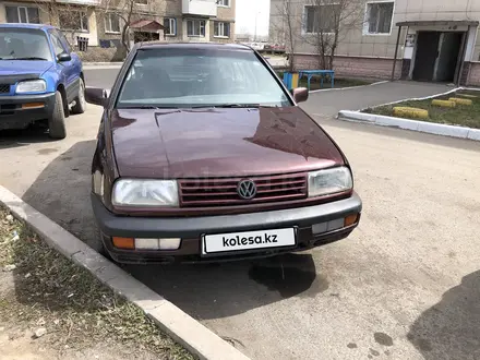 Volkswagen Vento 1993 года за 1 200 000 тг. в Караганда – фото 5