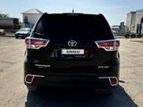 Toyota Highlander 2016 годаүшін9 500 000 тг. в Актау – фото 3