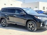 Toyota Highlander 2016 годаүшін9 500 000 тг. в Актау