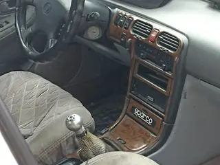 Mazda Cronos