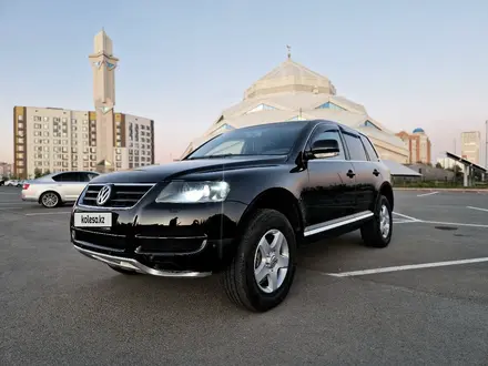 Volkswagen Touareg 2004 года за 7 000 000 тг. в Астана