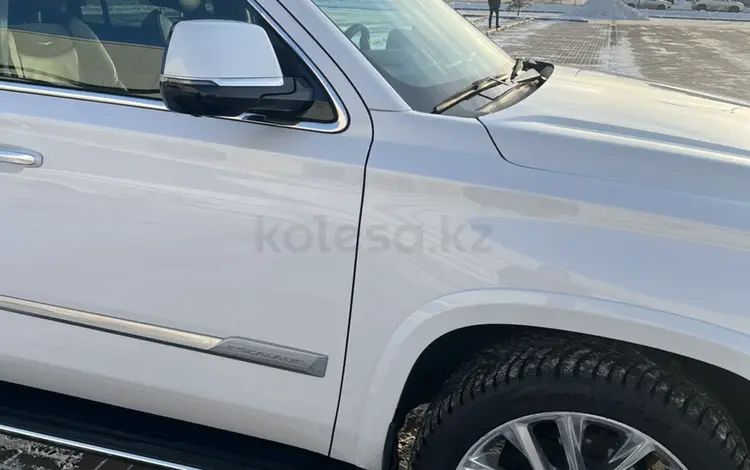 Cadillac Escalade 2020 года за 33 000 000 тг. в Астана