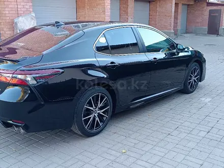 Toyota Camry 2023 года за 15 500 000 тг. в Астана – фото 3