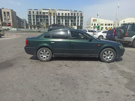 Volkswagen Passat 1997 года за 1 900 000 тг. в Алматы – фото 4