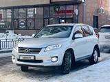 Toyota RAV4 2010 годаfor8 200 000 тг. в Астана